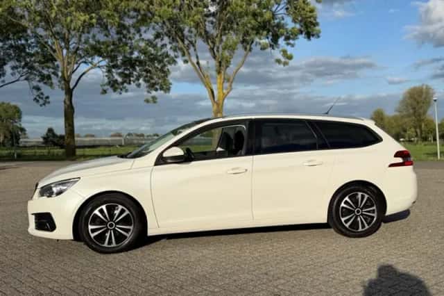 Peugeot 308 (2017) thumbnail 6
