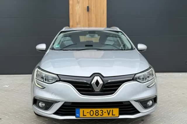 Renault Mégane (2018) thumbnail 3