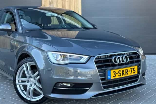 Audi A3 (2013) thumbnail 2