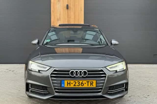 Audi A4 (2016) thumbnail 4