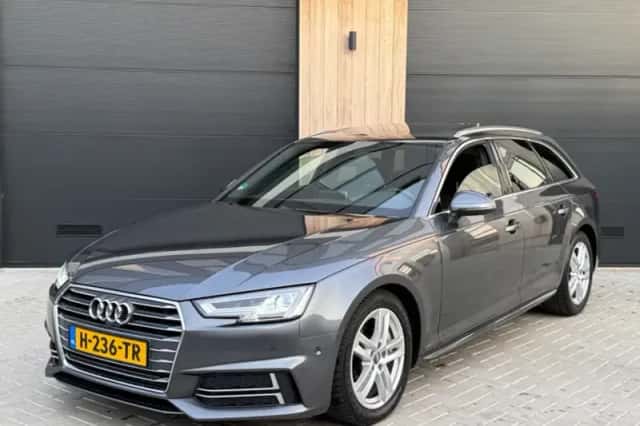Audi A4 (2016) thumbnail 5