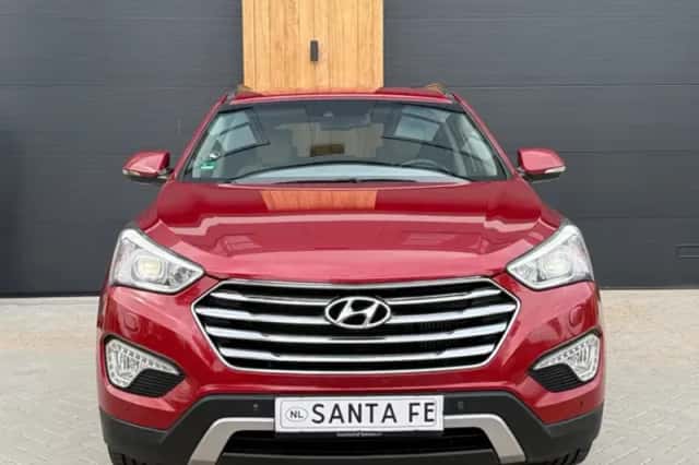 Hyundai Santa Fe (2015) thumbnail 3