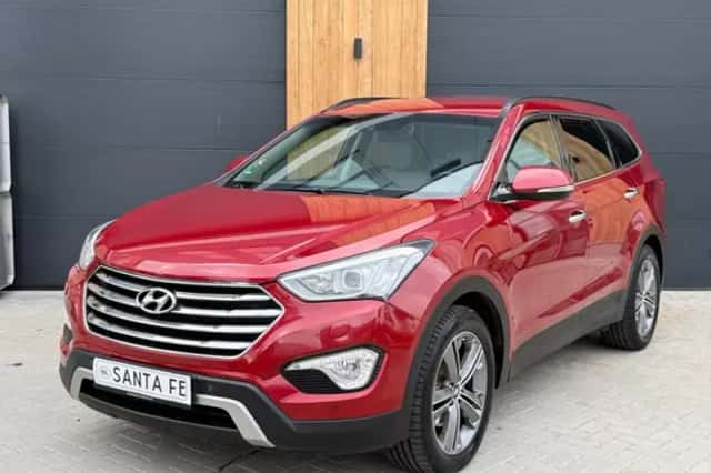 Hyundai Santa Fe (2015) thumbnail 4