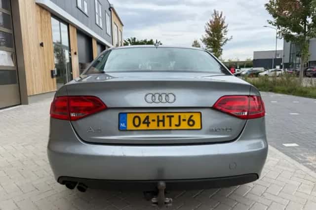 Audi A4 (2009) thumbnail 6