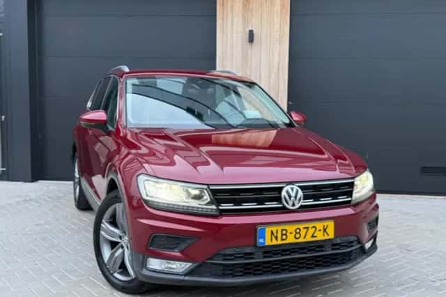 Volkswagen Tiguan (2017) thumbnail 2