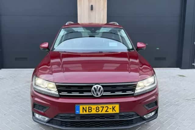 Volkswagen Tiguan (2017) thumbnail 3