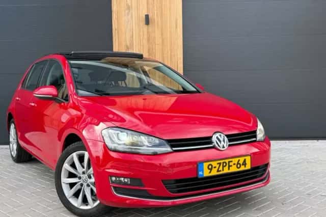 Volkswagen Golf (2015) thumbnail 2