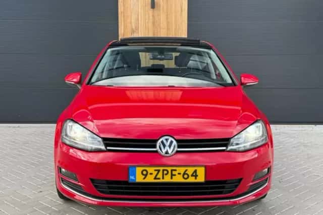 Volkswagen Golf (2015) thumbnail 4