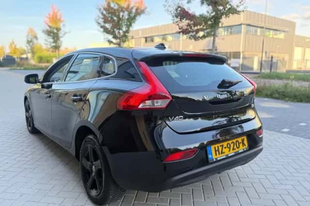 Volvo V40 (2015) thumbnail 6