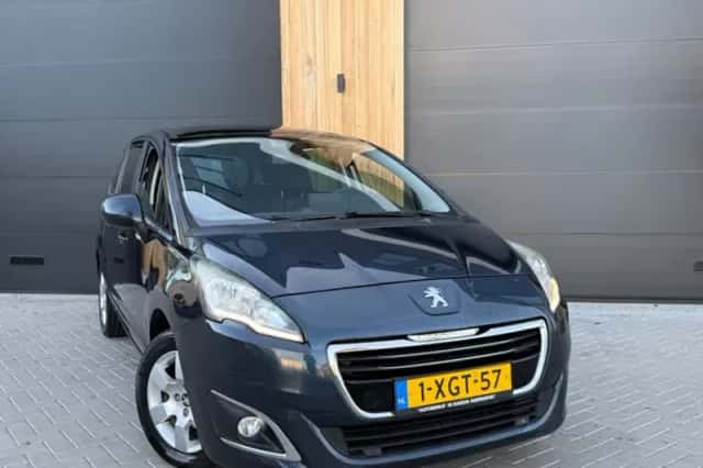 Peugeot 5008 (2014) thumbnail 1