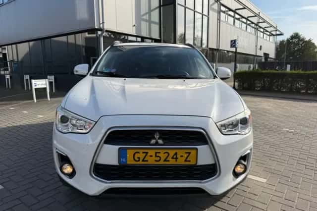 Mitsubishi ASX (2015) thumbnail 2