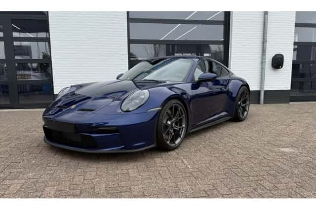 Porsche 911 (2023) thumbnail 1