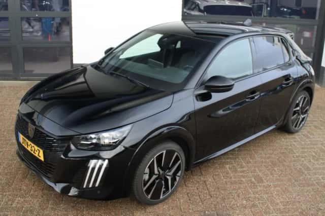 Peugeot 208 (2024) thumbnail 3