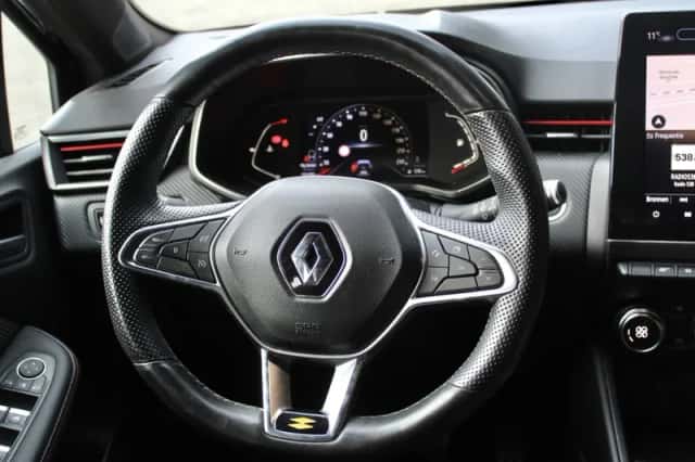 Renault Clio (2021) thumbnail 3