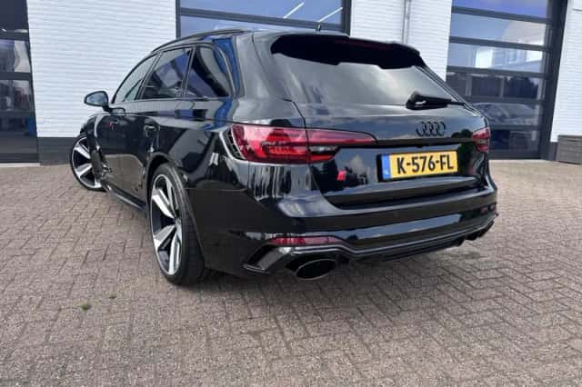 Audi RS 4 (2018) thumbnail 2