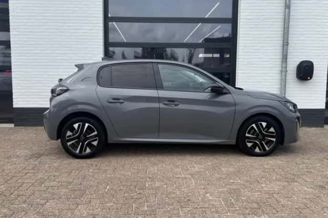 Peugeot 208 (2025) thumbnail 4