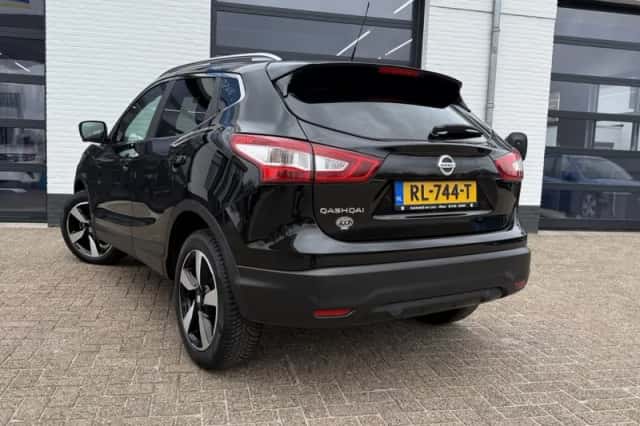 Nissan Qashqai (2017) thumbnail 5