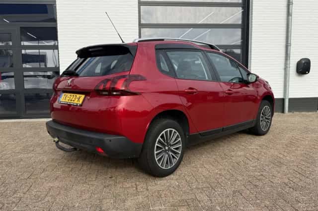 Peugeot 2008 (2018) thumbnail 2