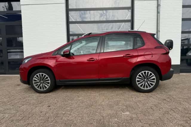 Peugeot 2008 (2018) thumbnail 3