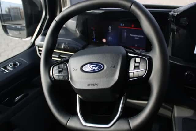 Ford Transit Custom (2024) thumbnail 2