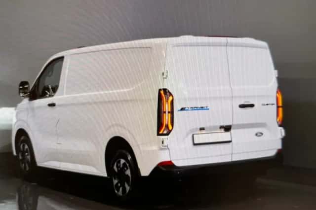 Ford E-Transit Custom (2026) thumbnail 2