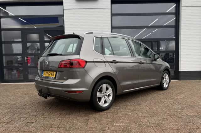 Volkswagen Golf Sportsvan (2014) thumbnail 2