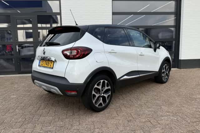 Renault Captur (2019) thumbnail 2