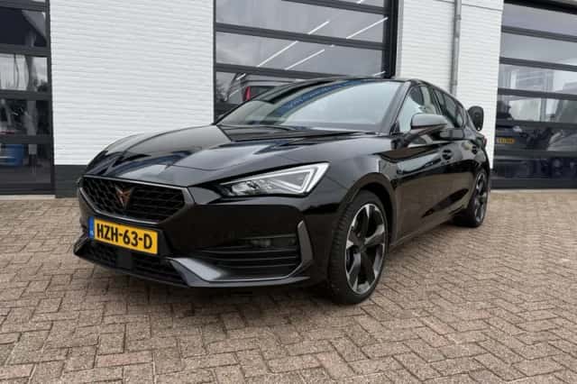 CUPRA Leon (2022) thumbnail 5