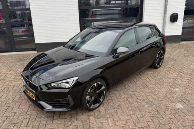 CUPRA Leon (2022) thumbnail 6