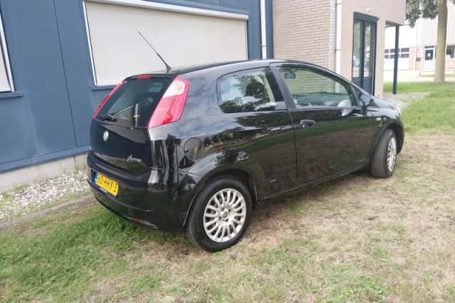 Fiat Grande Punto (2008) thumbnail 6