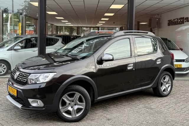 Dacia Sandero (2017) thumbnail 1