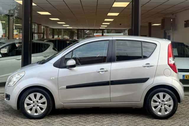 Suzuki Splash (2010) thumbnail 5