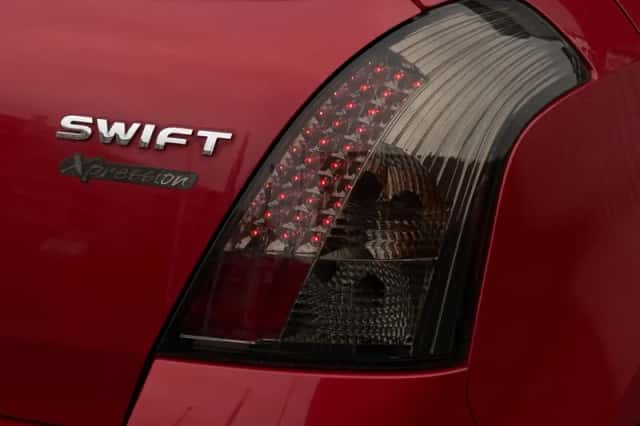 Suzuki Swift (2010) thumbnail 3