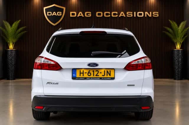 Ford Focus (2013) thumbnail 3