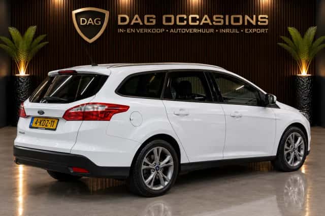 Ford Focus (2013) thumbnail 4