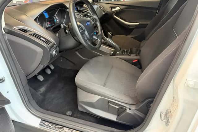 Ford Focus (2013) thumbnail 5