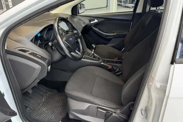Ford Focus (2015) thumbnail 5