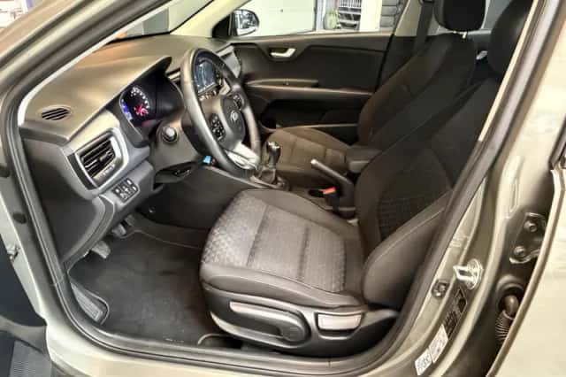 Kia Rio (2020) thumbnail 5