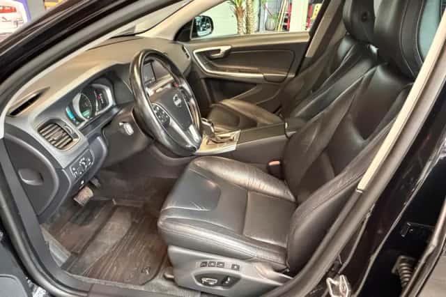 Volvo V60 (2013) thumbnail 5