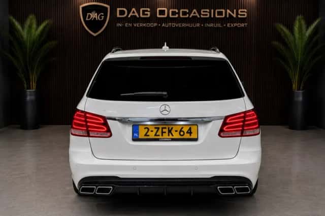 Mercedes-Benz E-Klasse (2015) thumbnail 3