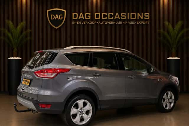 Ford Kuga (2013) thumbnail 4
