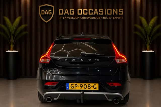 Volvo V40 (2015) thumbnail 3