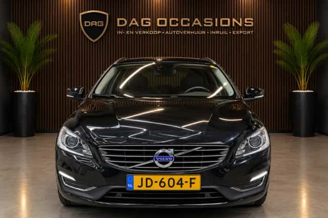 Volvo V60 (2015) thumbnail 2