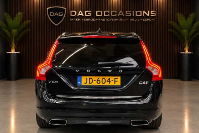 Volvo V60 (2015) thumbnail 3