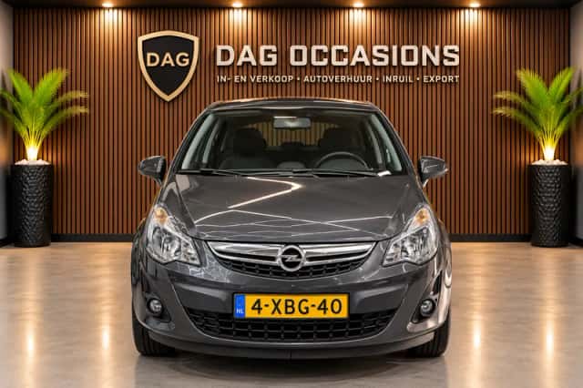 Opel Corsa (2014) thumbnail 2