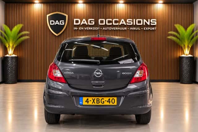 Opel Corsa (2014) thumbnail 3