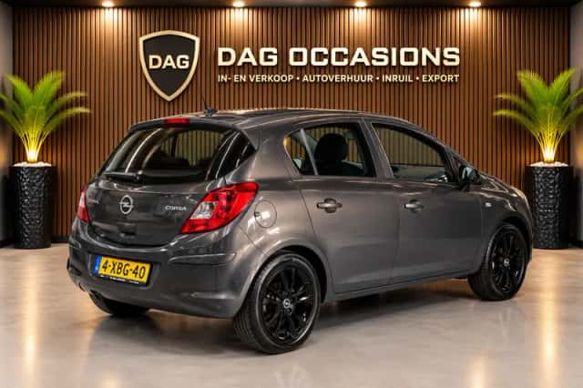 Opel Corsa (2014) thumbnail 4