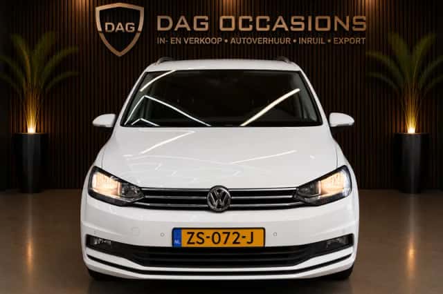 Volkswagen Touran (2019) thumbnail 2