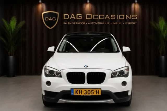 BMW X1 (2012) thumbnail 2