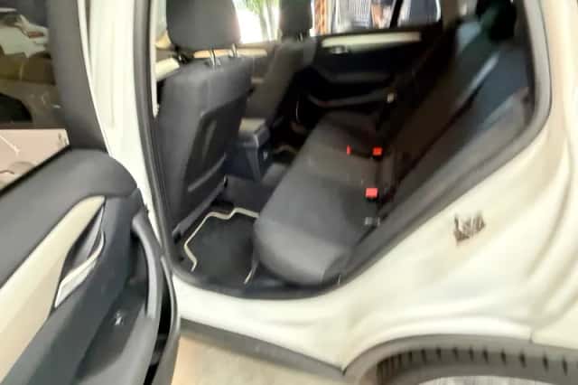 BMW X1 (2012) thumbnail 6